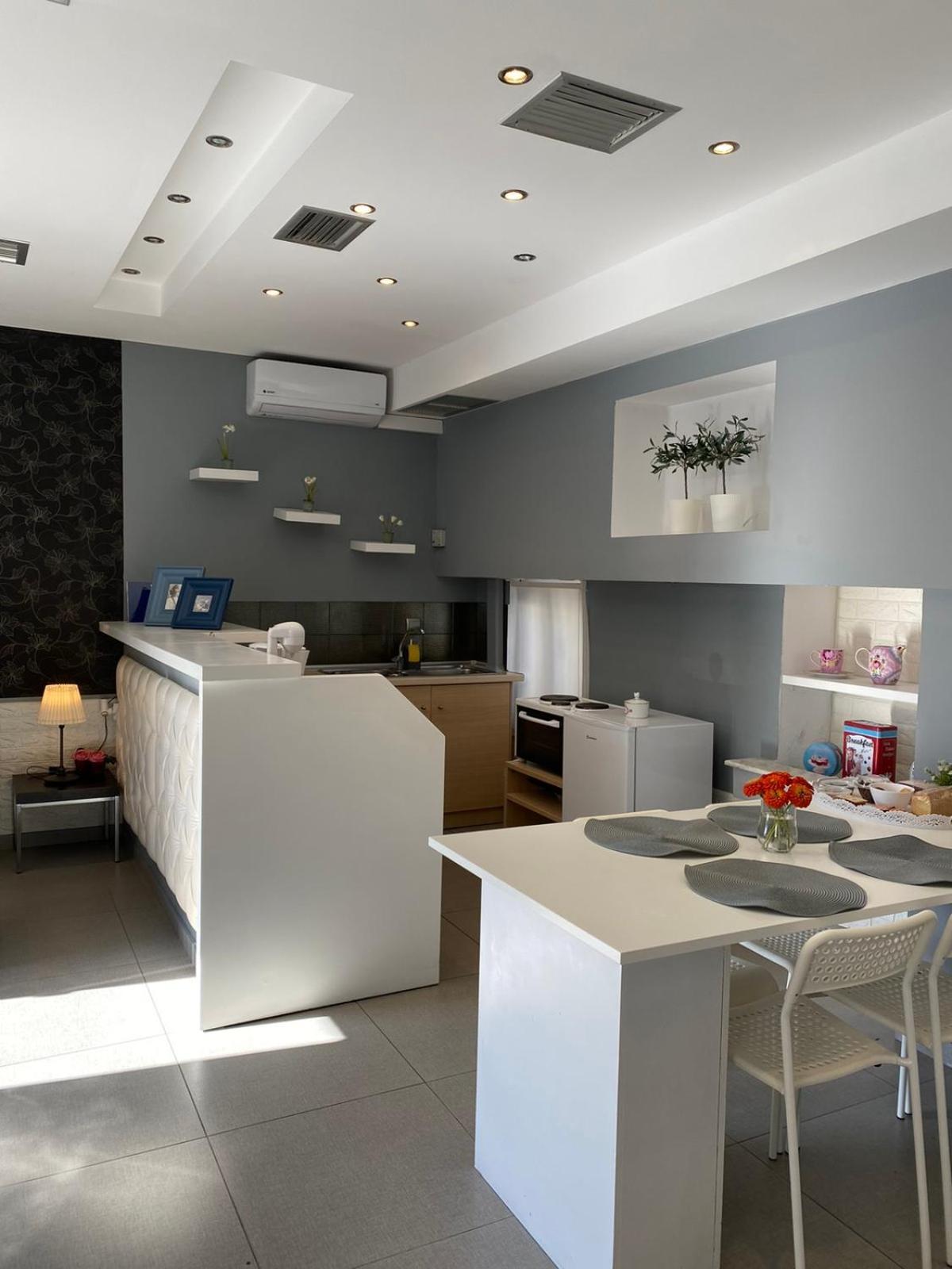 Corinth Apollonio Upper View Suites מראה חיצוני תמונה
